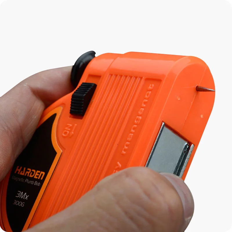 PLOMADA ESTÁNDAR — PLOMADA DE ACERO CON CARRETE MAGNETICO 3 Mts X 400 gr - HARDEN