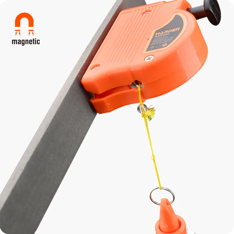 PLOMADA ESTÁNDAR — PLOMADA DE ACERO CON CARRETE MAGNETICO 3 Mts X 400 gr - HARDEN