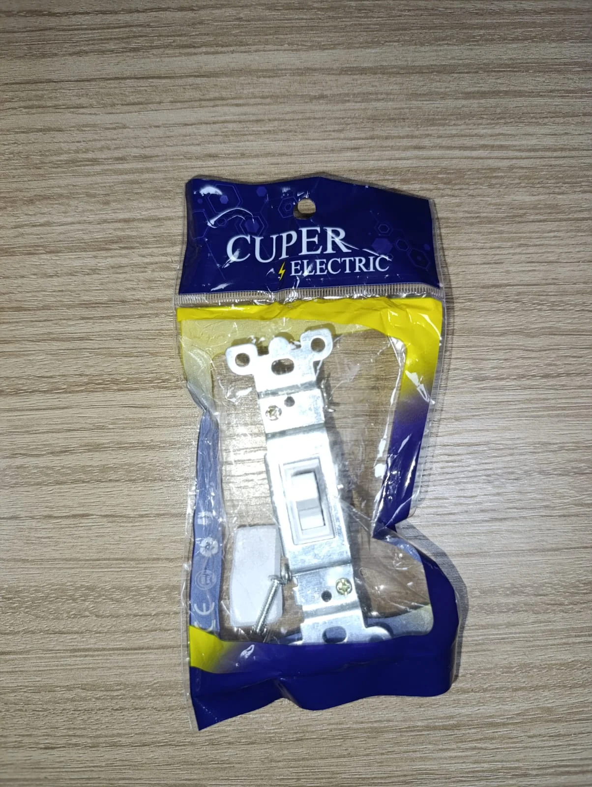 INTERRUPTOR SENCILLO — 15A 125V · CINCADO